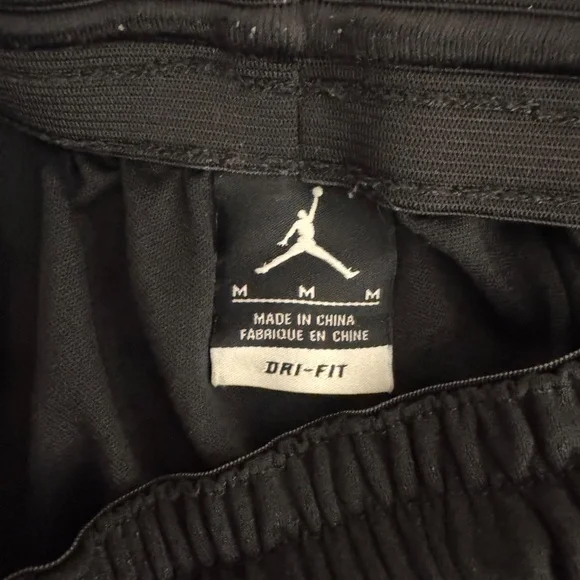 Boys size medium Nike Jordan basketball shorts - Picture 3 of 3